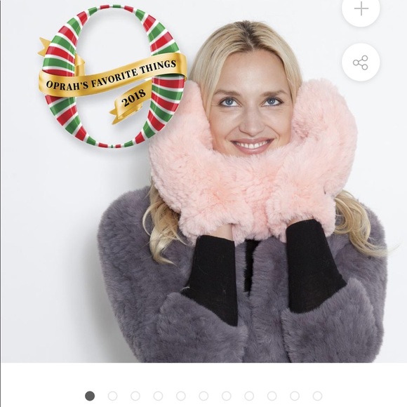 Brand new black faux fur mittens - Picture 1 of 5